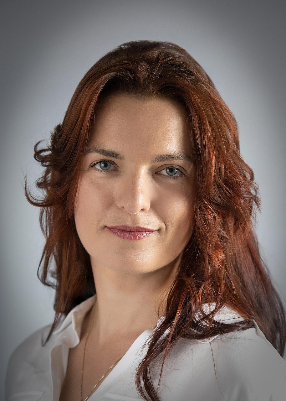 woman-4525646_1280