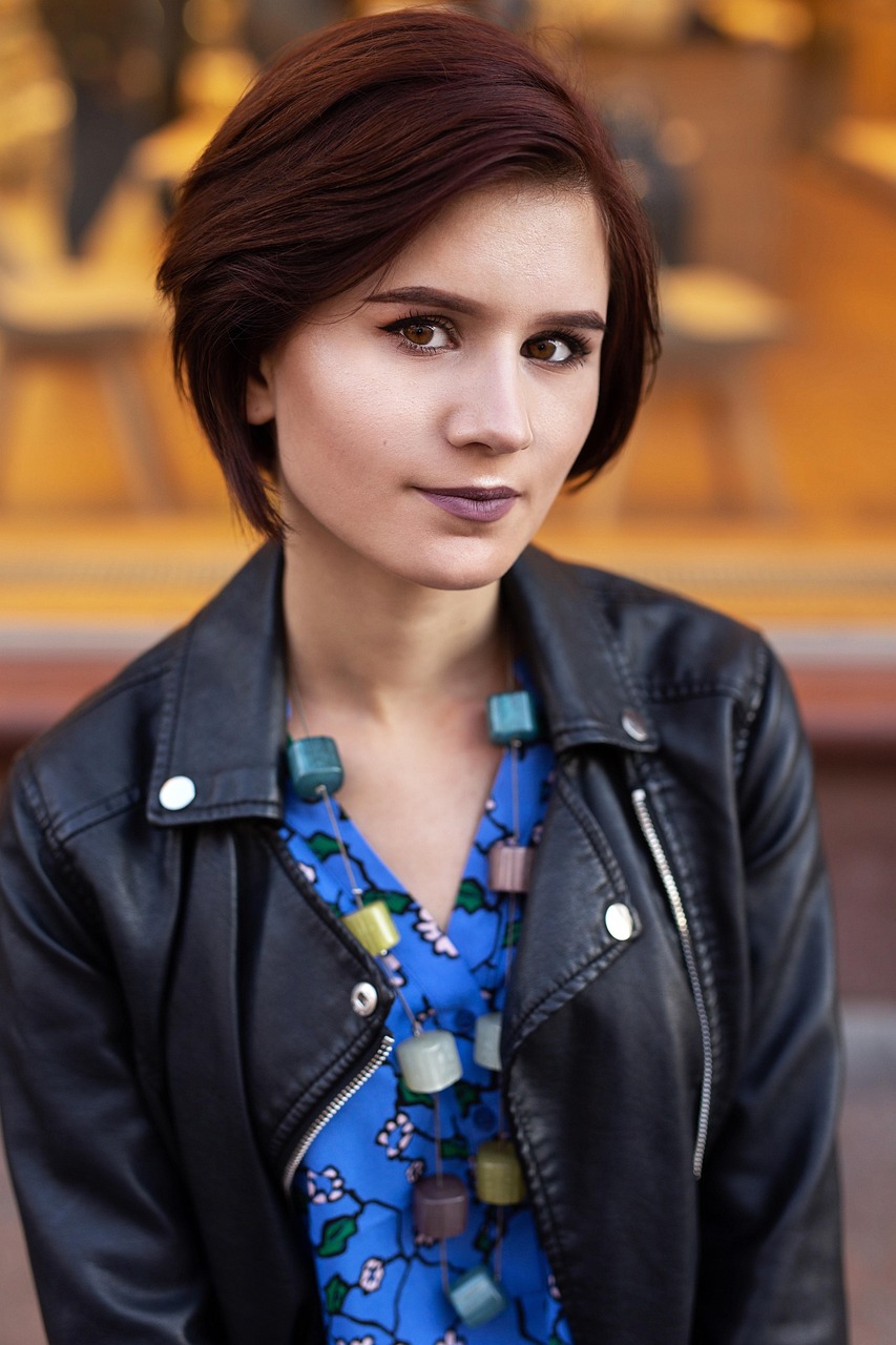 woman-6125789_1280